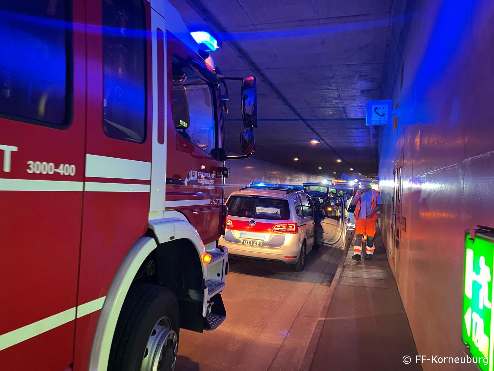 Fahrzeugbergung im Tunnel Stetten