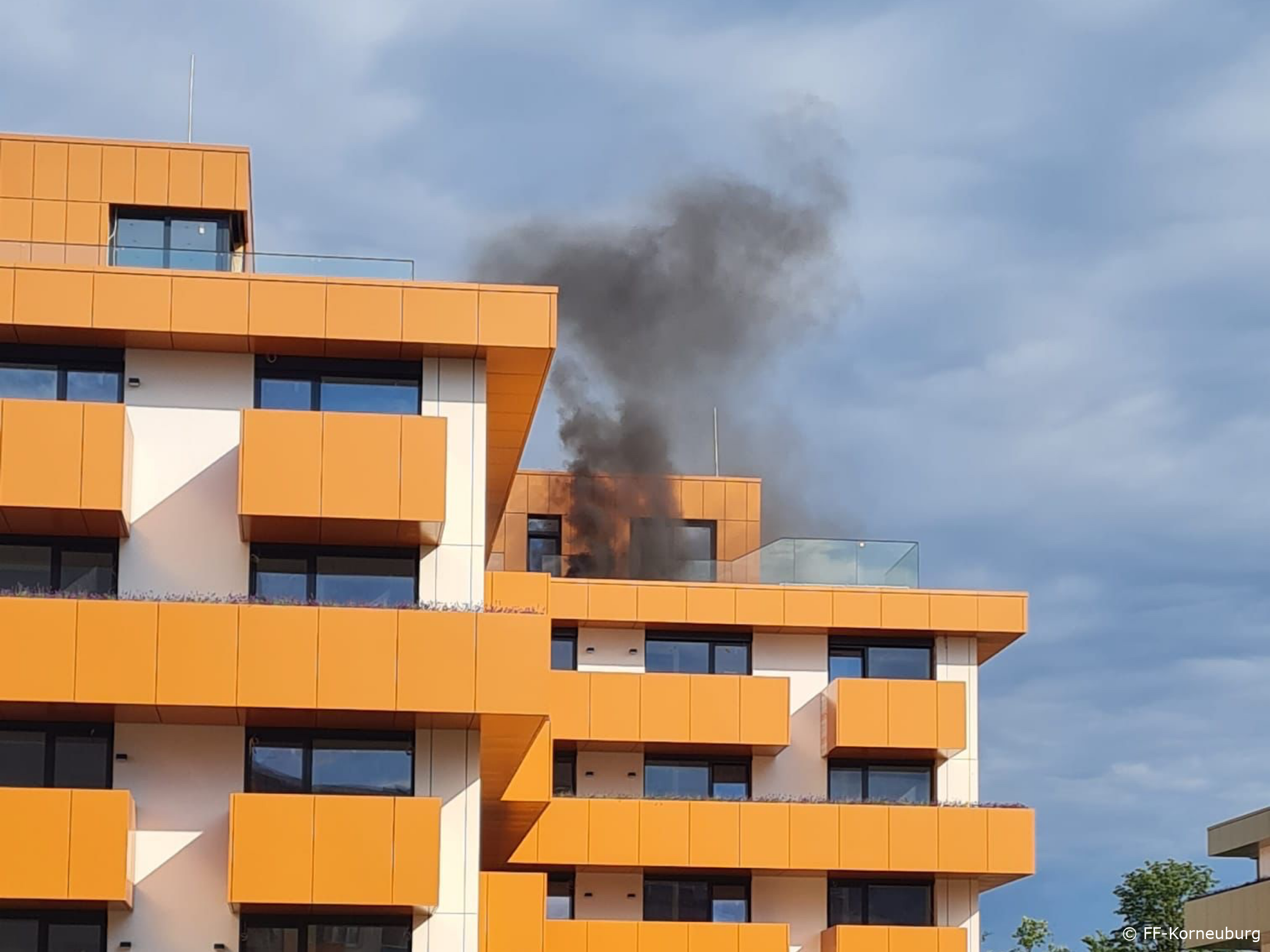 Brand auf der Terrasse einer Dachgeschosswohnung